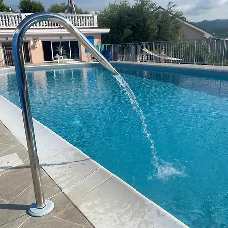 伊迪酒店公寓 3* 因佩里亚