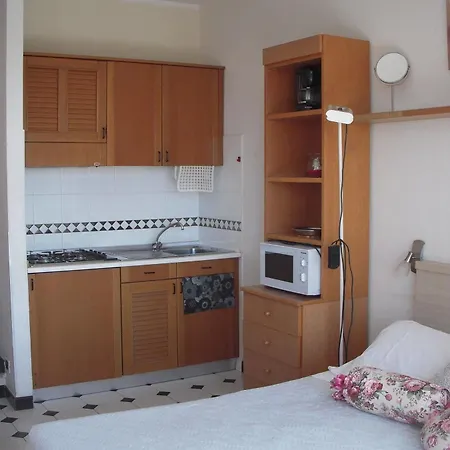 Edy Aparthotel 3*