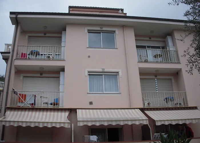 Lejlighedshotel Edy 3*